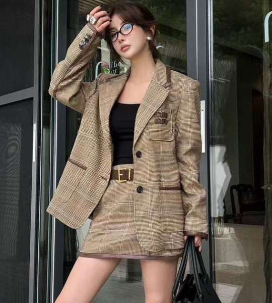 КОСТЮМ MIU MIU 