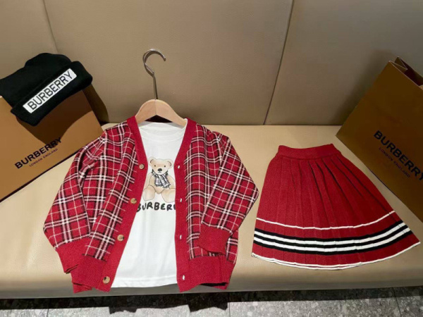 ДЕТСКИЙ КОСТЮМ BURBERRY 