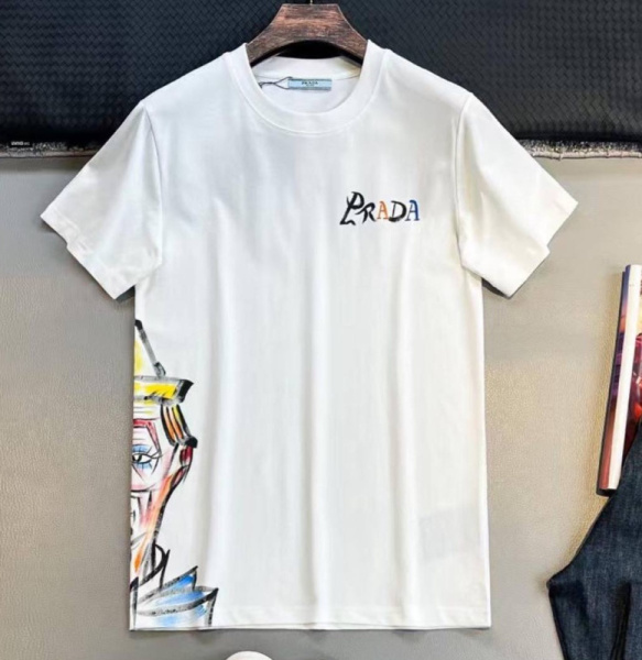 МУЖСКАЯ ФУТБОЛКА PRADA 