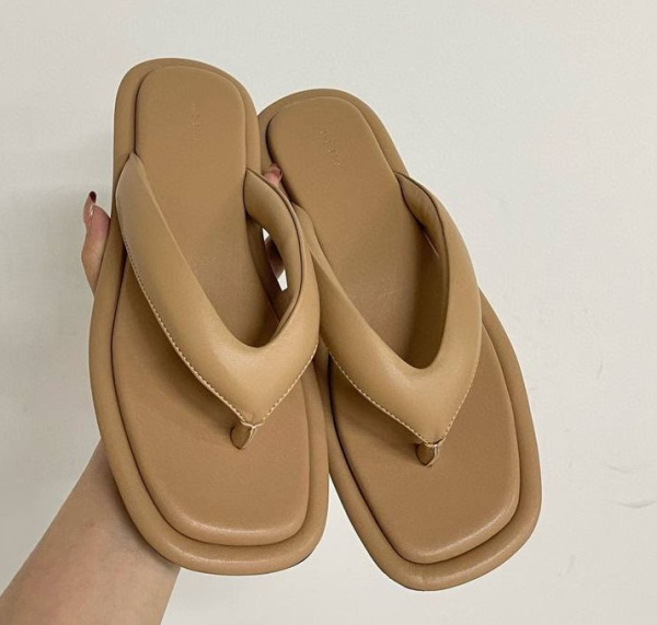 ШЛЕПКИ THE ROW 