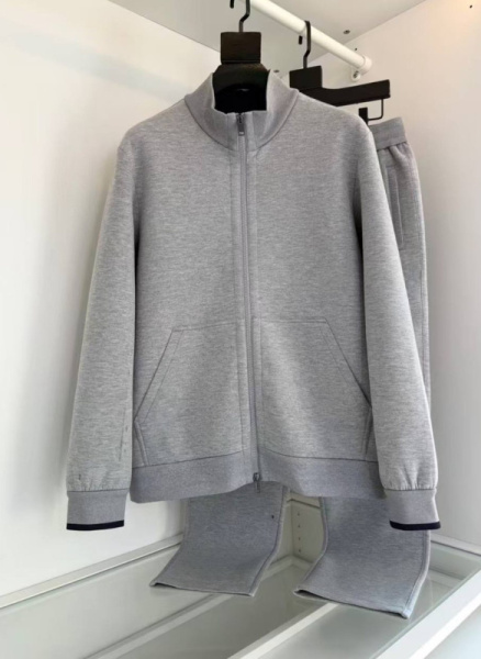 МУЖСКОЙ КОСТЮМ BRIONI 