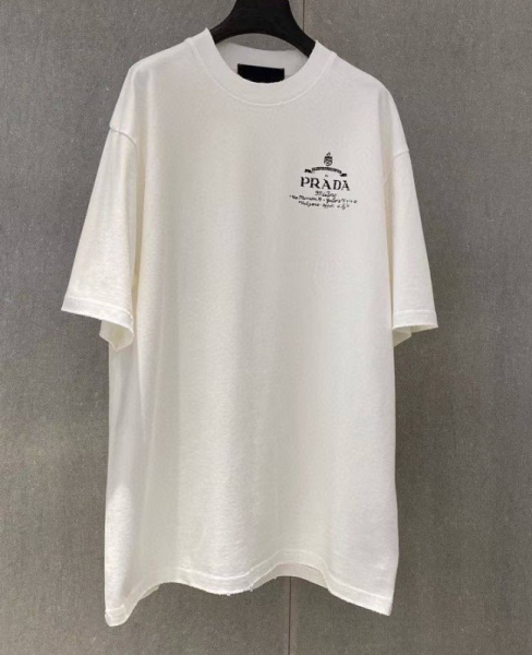 МУЖСКАЯ ФУТБОЛКА PRADA 