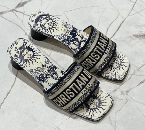 ШЛЕПКИ CHRISTIAN DIOR 