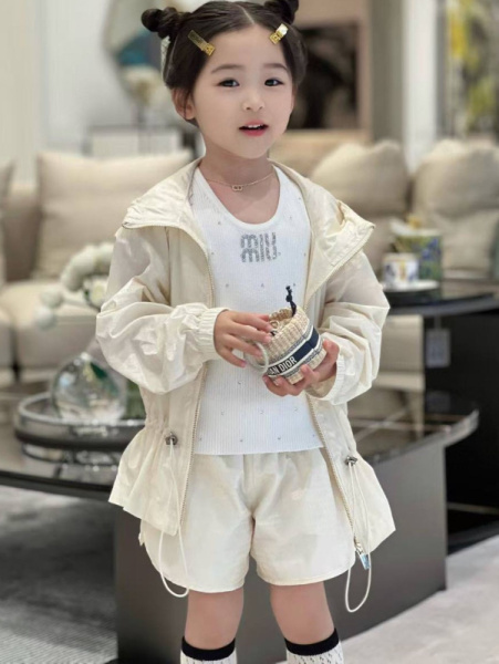 ДЕТСКИЙ КОСТЮМ MIU MIU 