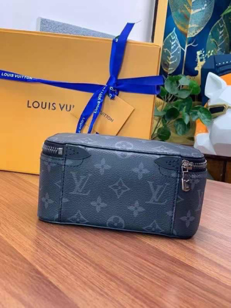 МУЖСКОЙ НЕСЕССЕР КОСМЕТИЧКА LOUIS VUITTON  58482 фото анонса
