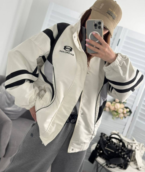 ВЕТРОВКА BALENCIAGA 