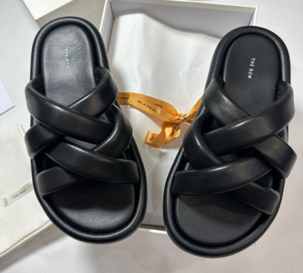 ШЛЕПКИ THE ROW 