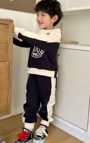 ДЕТСКИЙ КОСТЮМ MONCLER 