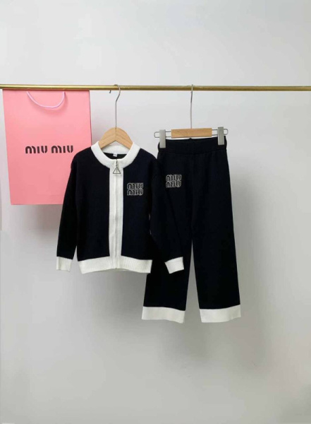 ДЕТСКИЙ КОСТЮМ MIU MIU