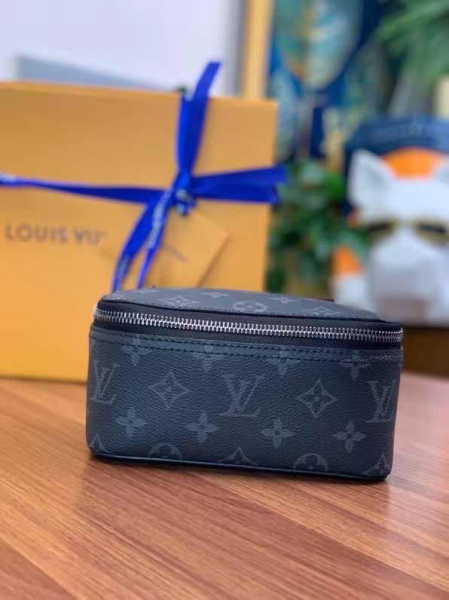 МУЖСКОЙ НЕСЕССЕР КОСМЕТИЧКА LOUIS VUITTON  58482 фото анонса
