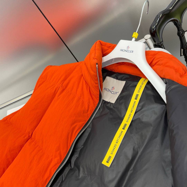 ЖИЛЕТ MONCLER 65855 фото анонса