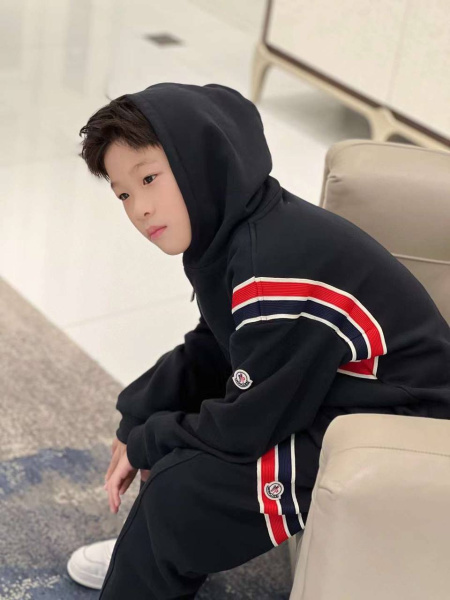 ДЕТСКИЙ КОСТЮМ MONCLER 74583 фото анонса