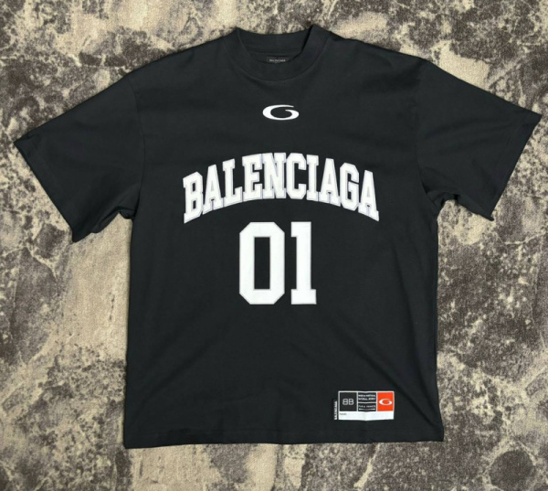 МУЖСКАЯ ФУТБОЛКА BALENCIAGA 