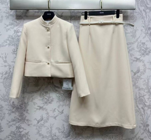 КОСТЮМ CHRISTIAN DIOR 