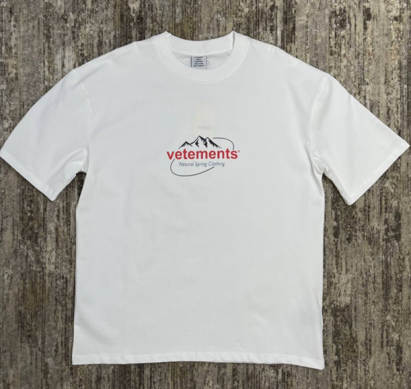 МУЖСКАЯ ФУТБОЛКА VETEMENTS 