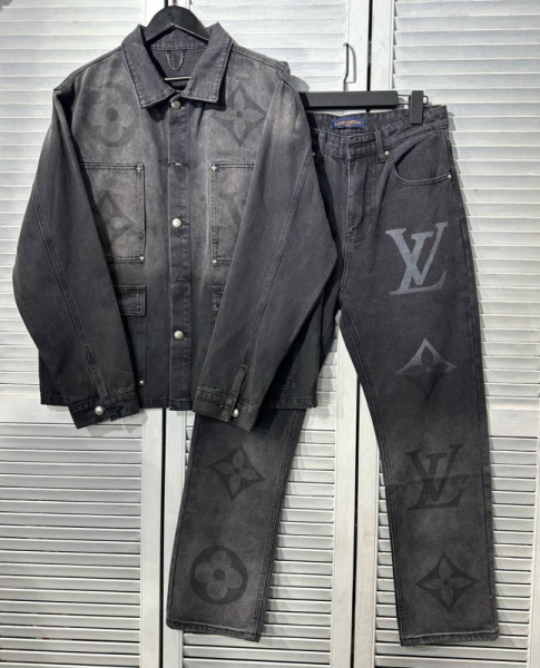 МУЖСКОЙ КОСТЮМ LOUIS VUITTON 
