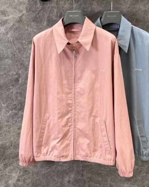 ВЕТРОВКА PRADA 