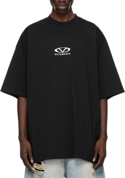 МУЖСКАЯ ФУТБОЛКА VETEMENTS 