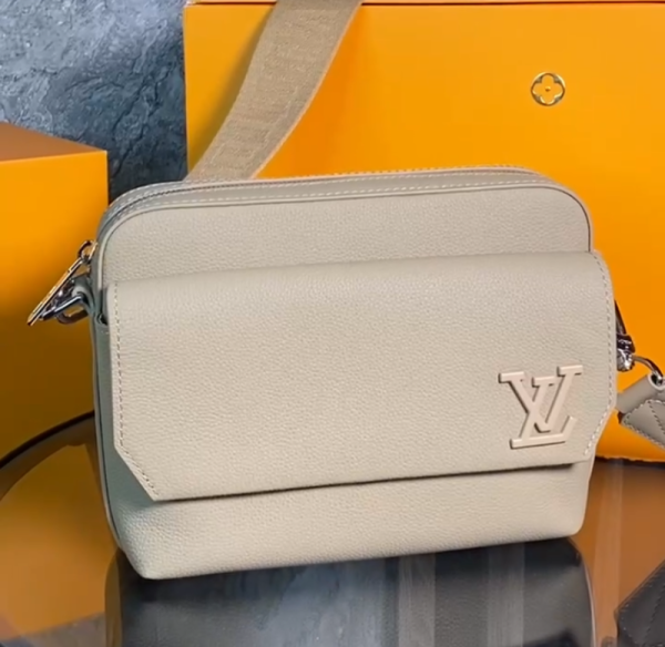 МУЖСКАЯ СУМКА МЕССЕНДЖЕР LOUIS VUITTON 