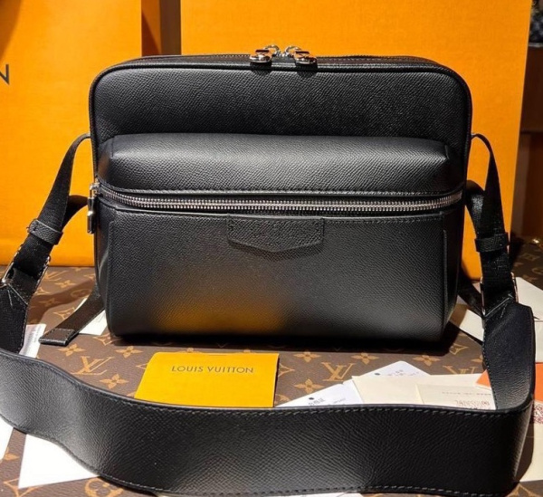 МУЖСКАЯ СУМКА МЕССЕНДЖЕР LOUIS VUITTON 