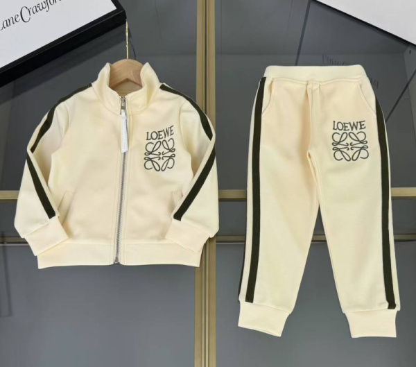 ДЕТСКИЙ КОСТЮМ LOEWE 