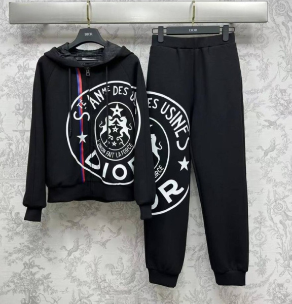 КОСТЮМ CHRISTIAN DIOR 