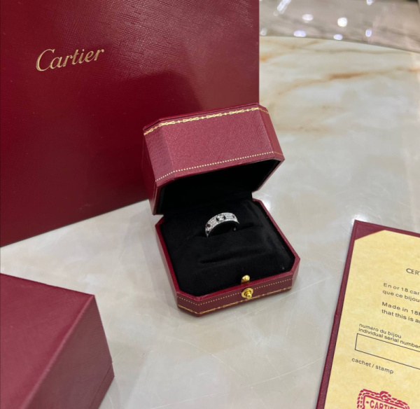КОЛЬЦО CARTIER