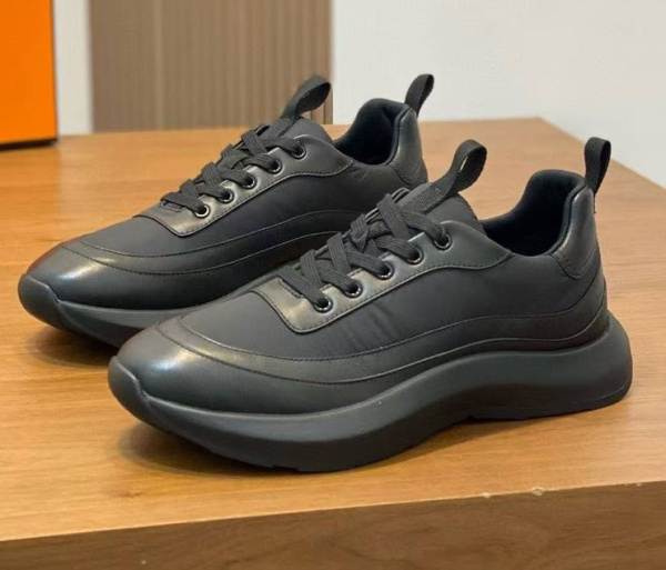 МУЖСКИЕ КРОССОВКИ HERMES 