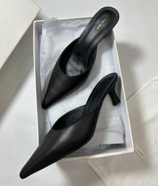 ШЛЕПКИ THE ROW 