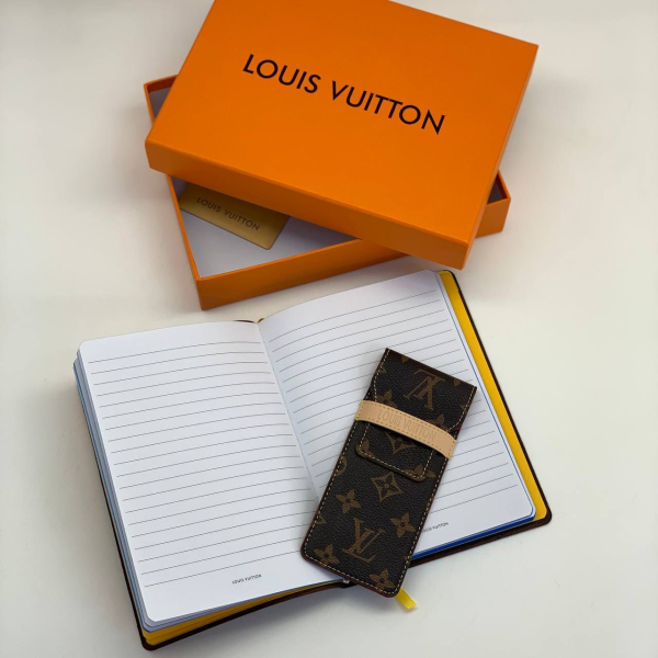 НАБОР БЛОКНОТ И ЧЕХОЛ ДЛЯ РУЧКИ LOUIS VUITTON 50411 фото анонса