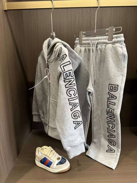 ДЕТСКИЙ КОСТЮМ BALENCIAGA 74575 фото анонса
