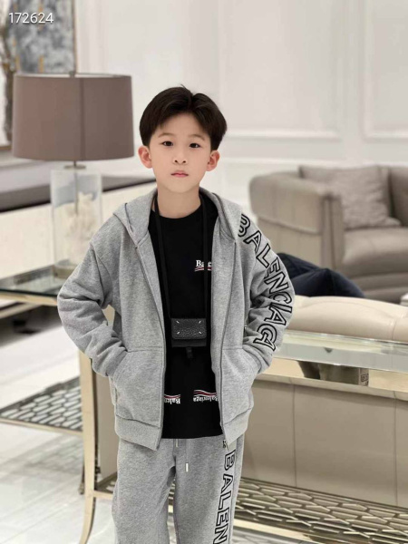 ДЕТСКИЙ КОСТЮМ BALENCIAGA 74575 фото анонса