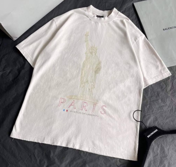 МУЖСКАЯ ФУТБОЛКА BALENCIAGA 