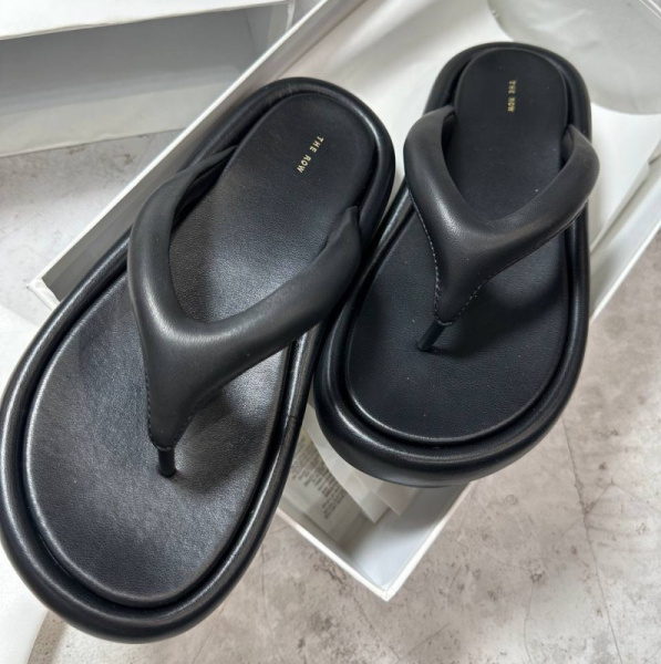 ШЛЕПКИ THE ROW 