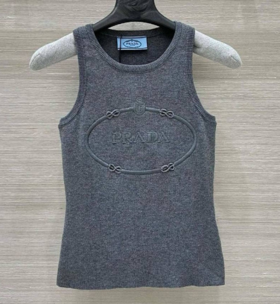 МАЙКА PRADA 
