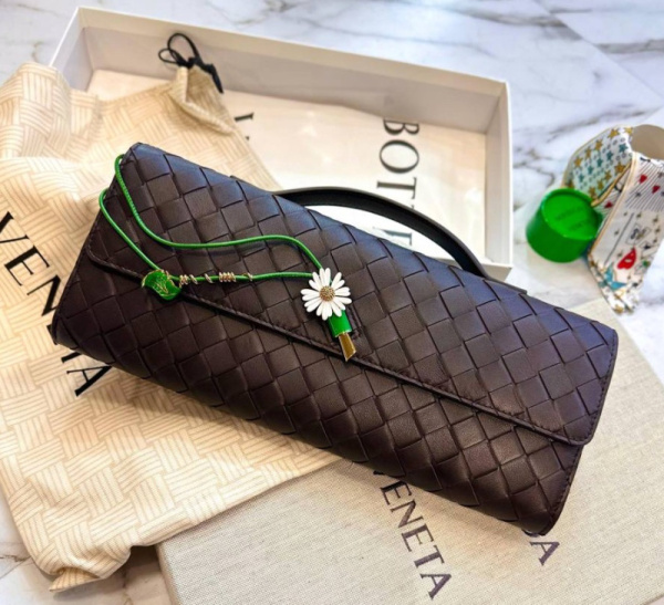 КЛАТЧ BOTTEGA VENETA 