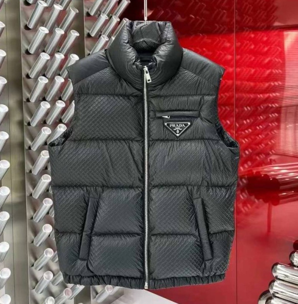 МУЖСКОЙ ЖИЛЕТ PRADA 