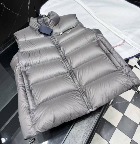 МУЖСКОЙ ЖИЛЕТ PRADA 