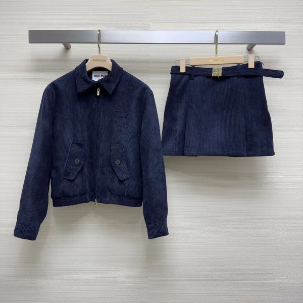 КОСТЮМ MIU MIU  61772 фото анонса