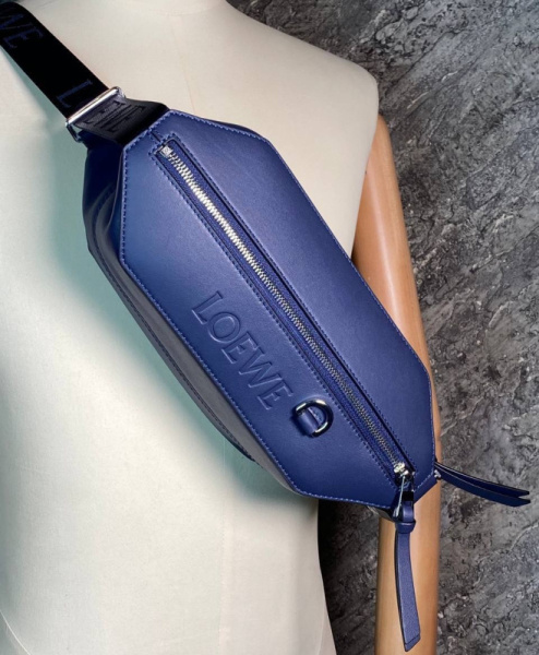 МУЖСКАЯ СУМКА СЛИНГ LOEWE 