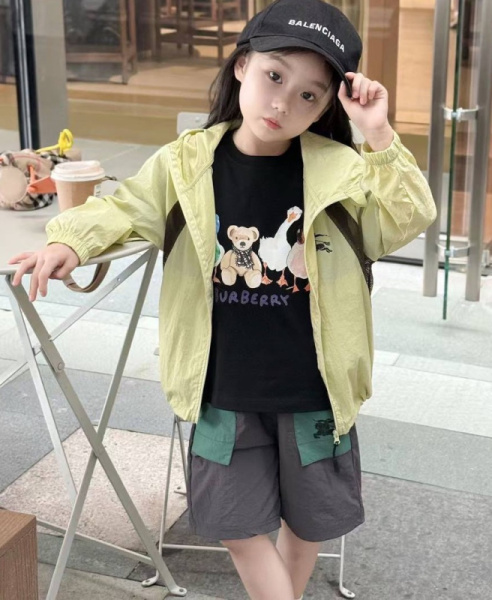 ДЕТСКИЙ КОСТЮМ BURBERRY 