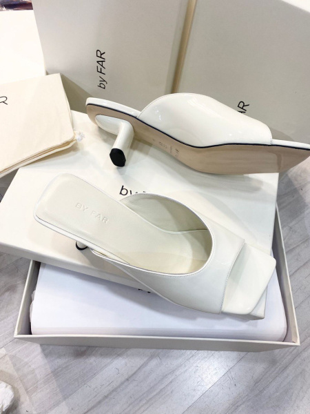 ШЛЕПКИ BY FAR  60118 фото анонса