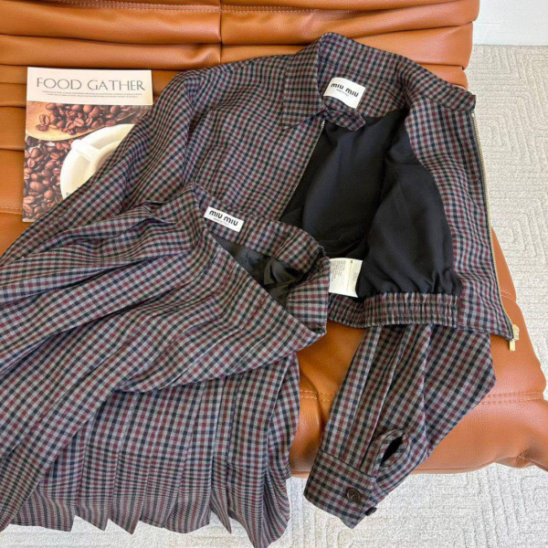 КОСТЮМ MIU MIU  62106 фото анонса