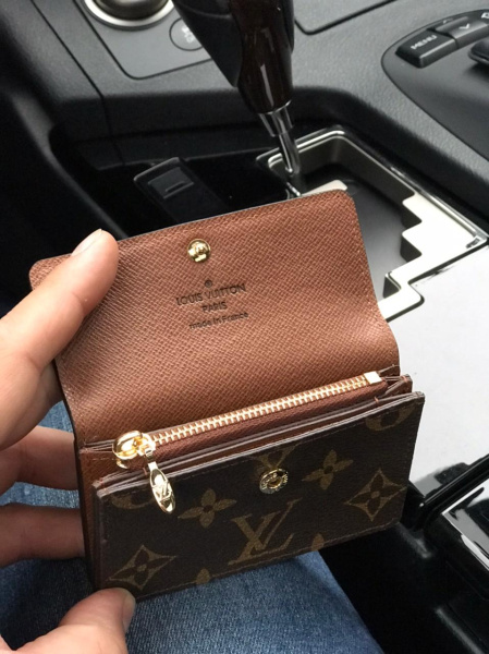 ВИЗИТНИЦА LOUIS VUITTON 37695 фото анонса