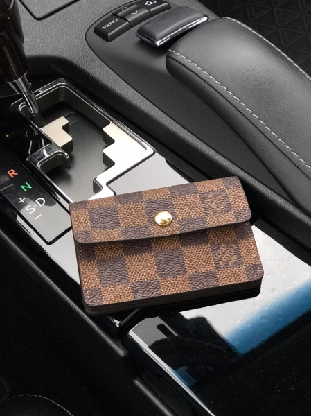 ВИЗИТНИЦА LOUIS VUITTON 37697 фото анонса