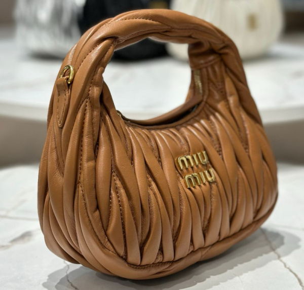 СУМКА MIU MIU WANDER 