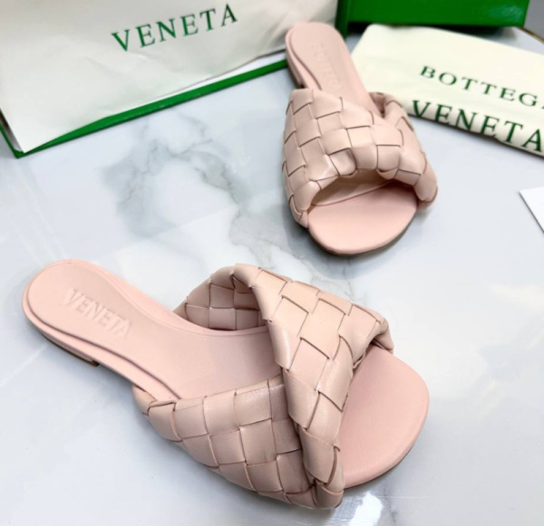 ШЛЕПКИ BOTTEGA VENETA 