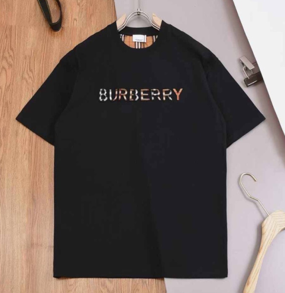 МУЖСКАЯ ФУТБОЛКА BURBERRY 