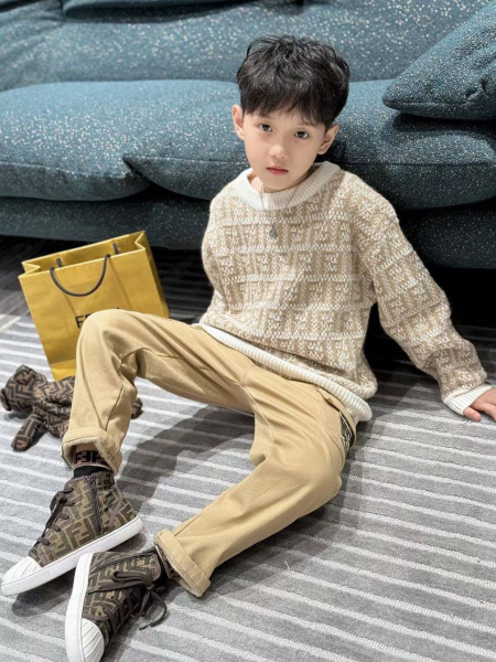 ДЕТСКИЙ СВИТЕР FENDI  73737 фото анонса