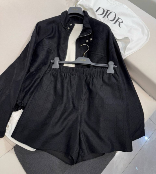 КОСТЮМ CHRISTIAN DIOR 